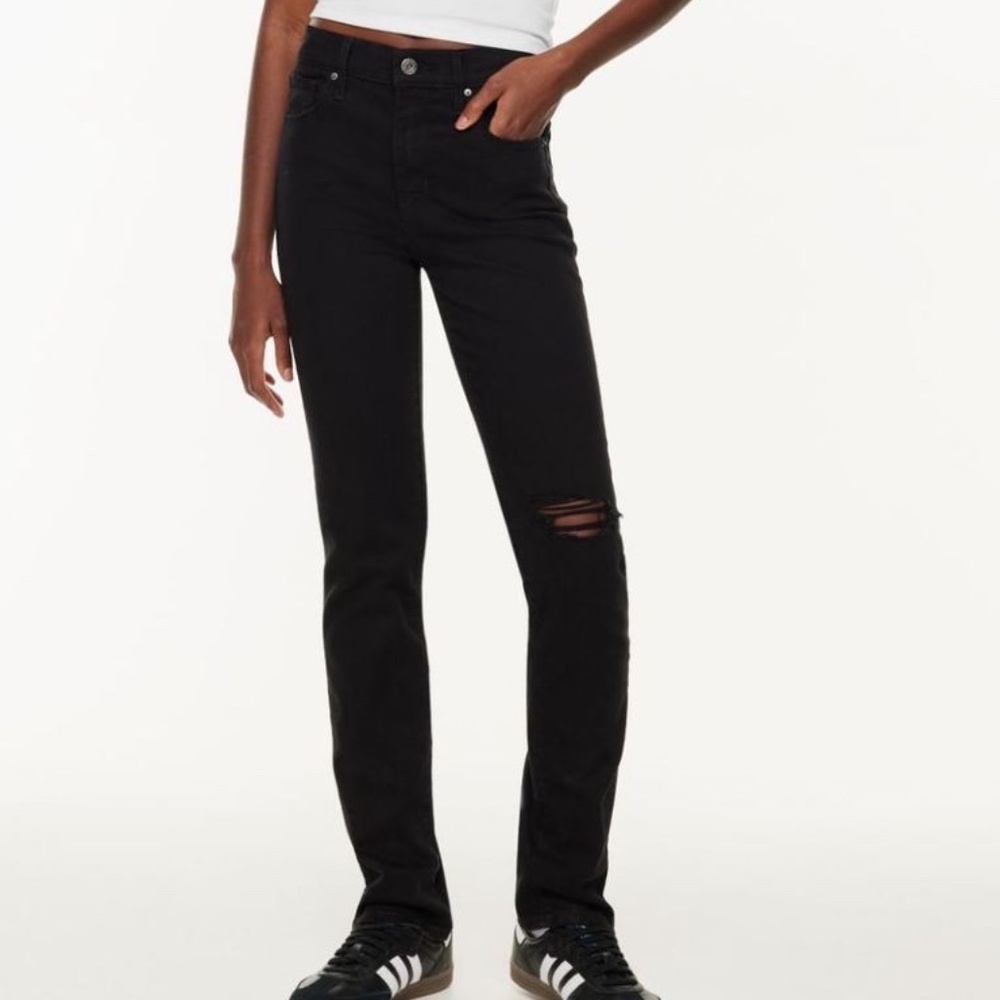 BNWT- Premium Levi's 724 High Rise Distressed Slim Straight Black Jeans (26/32)